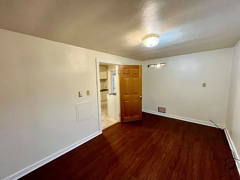 1415 N Stevens St — Photo 17