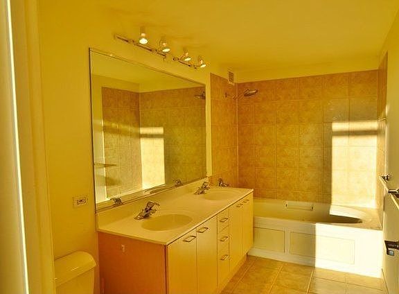 5th image of 1845 S Michigan Ave Unit 905