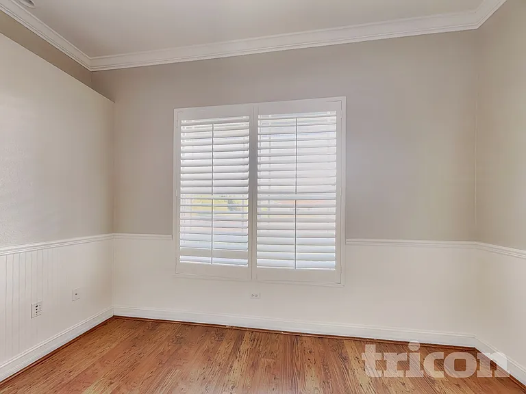 2793 W Price Blvd — Photo 12