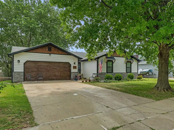 200 Sharon Dr, Lawrence, KS 66049