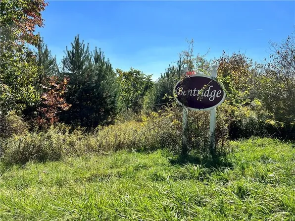 6 Sunset Dr, Indiana, PA 15701