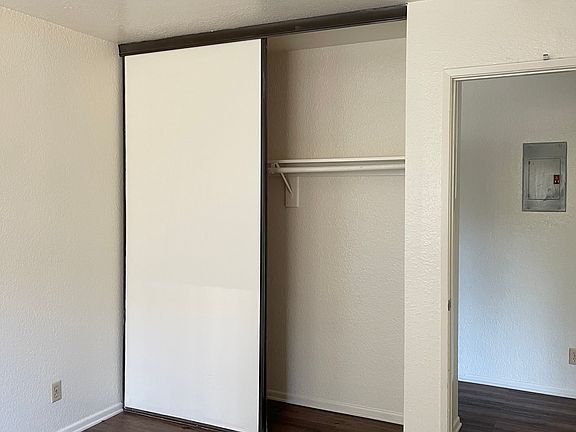 4th image of 212 S Glenwood Pl #6