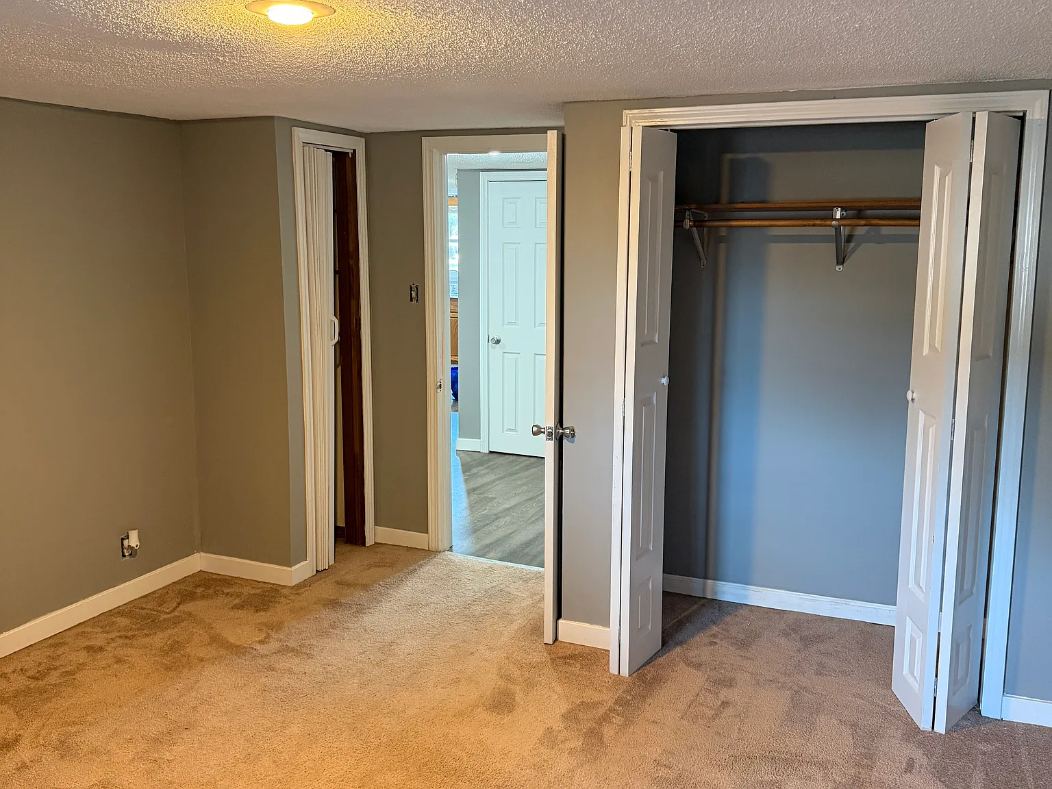 2 bed, 920 sqft, $950 — Photo 4