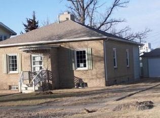 403 E 14th St, Ellis, KS 67637