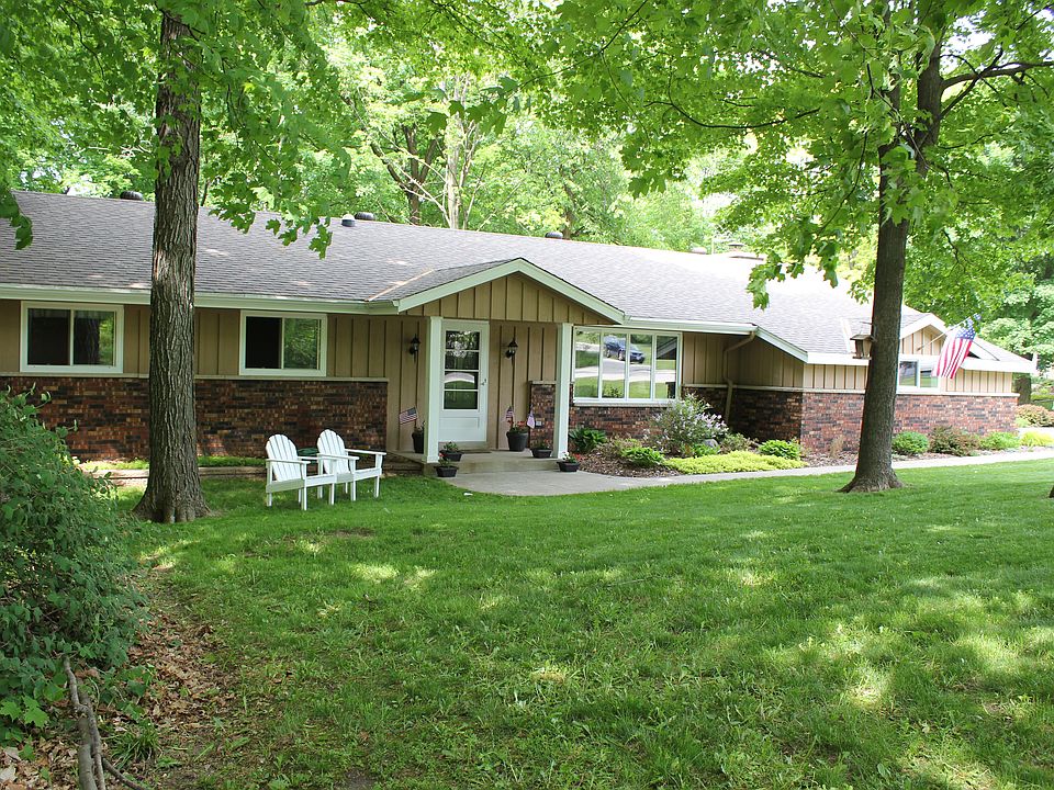 1st image of 1912 Woodsfield Dr