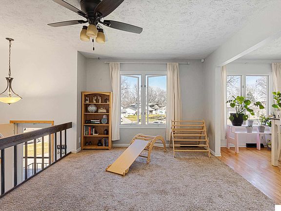 4th image of 10435 Weir St