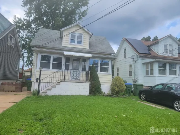 4 Vale St, Edison, NJ 08817