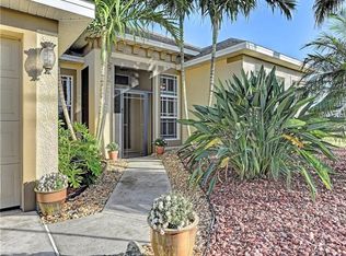 889 Rotonda Cir, Rotonda West, FL 33947