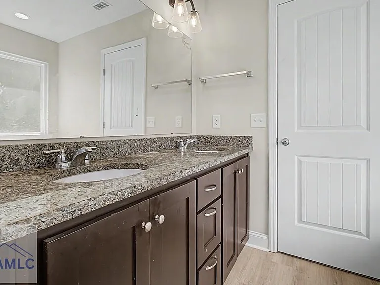 547 Fairview Cir — Photo 27