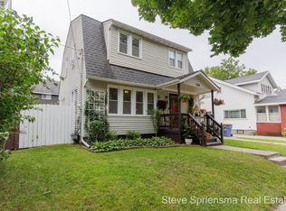 704 6th St NW, Grand Rapids, MI 49504