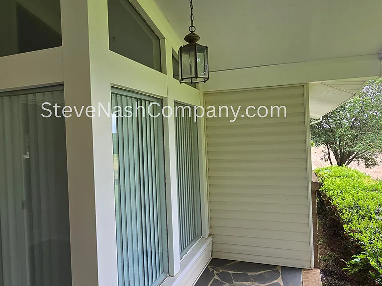 10204 Landsford Rd — Photo 4