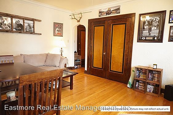 3rd image of 4468 N Oakland Ave APT 13