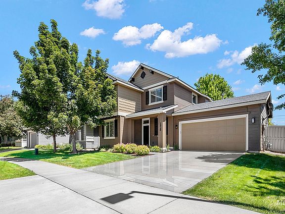 2nd image of 1928 Ridge Way