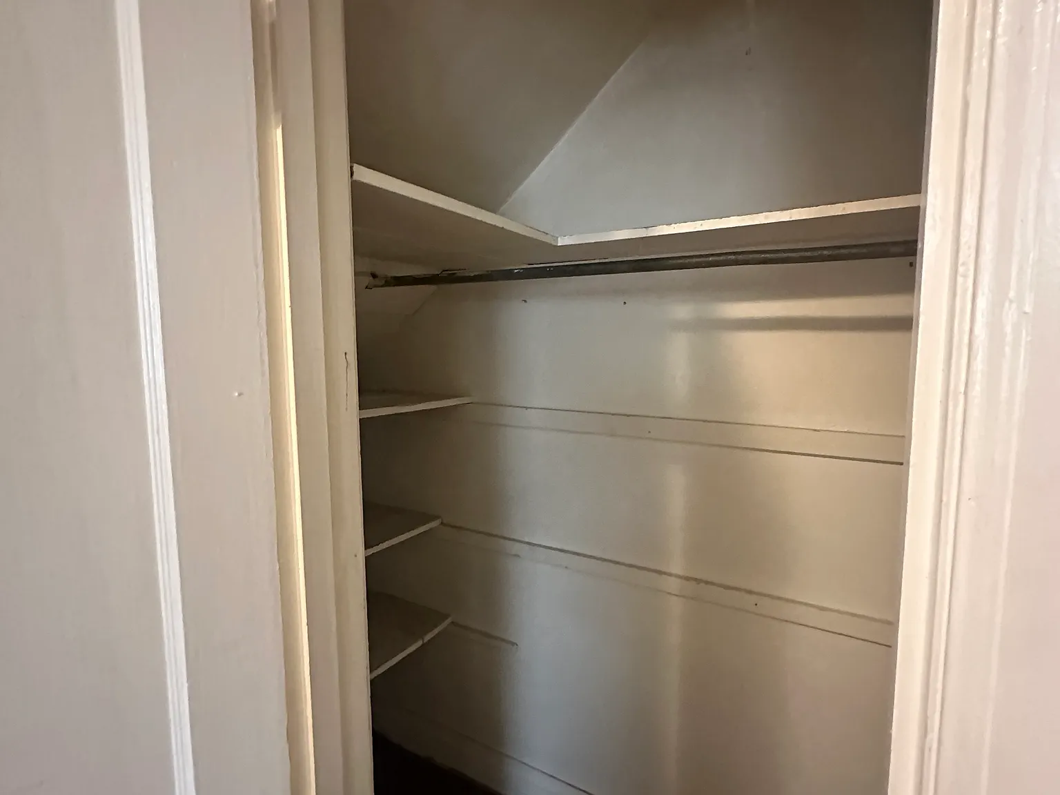 1 bed, 700 sqft, $900 — Photo 3