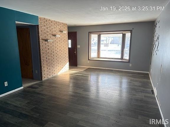 2nd image of 1409 S Park Dr