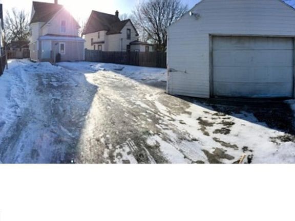 3rd image of 1395 Thomas Ave
