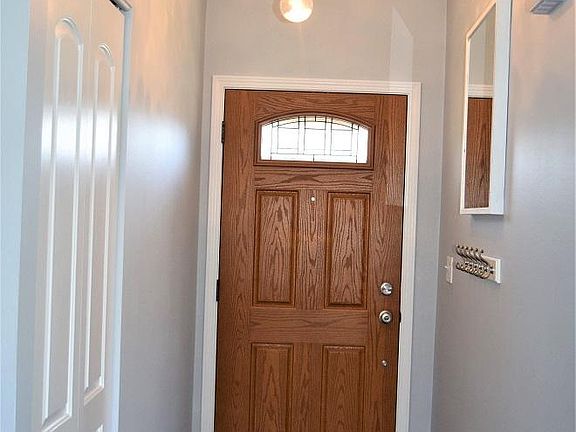 3rd image of 570 Eastport Ct