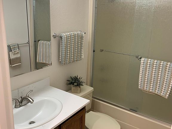 4th image of 333 Bellevue Way SE APT 3