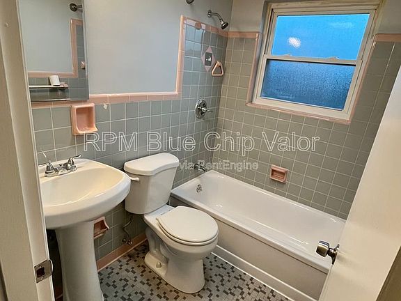 4th image of 2739 Lafeuille Ave #2