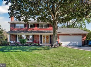 405 Cortleigh Dr, York, PA 17402