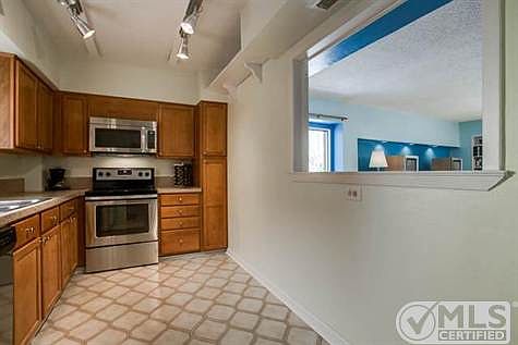 5th image of 2525 Turtle Creek Blvd APT 218