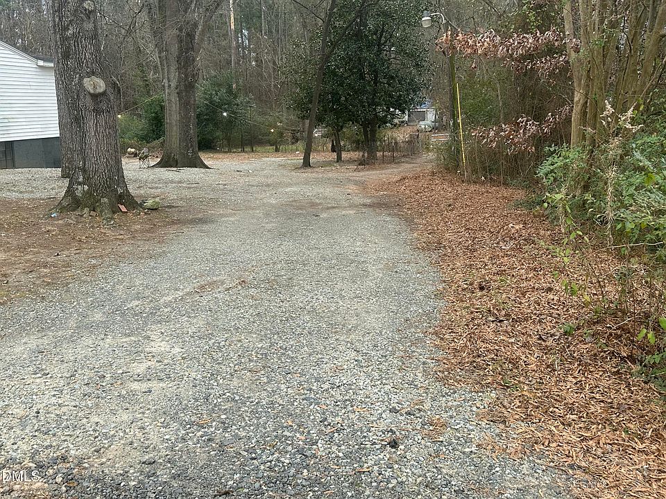 2nd image of 422 Craven St