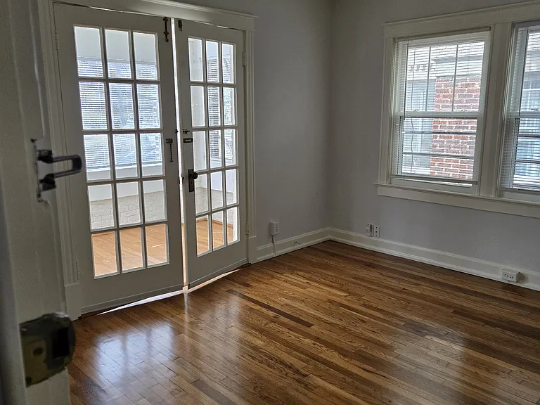 5103 Wyandotte St #1N — Photo 16
