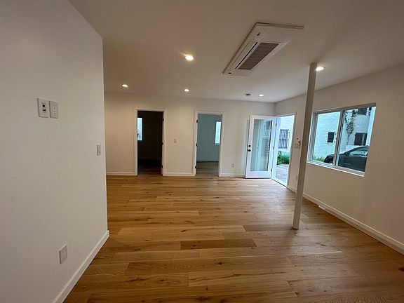 5th image of 410 California Ave #8