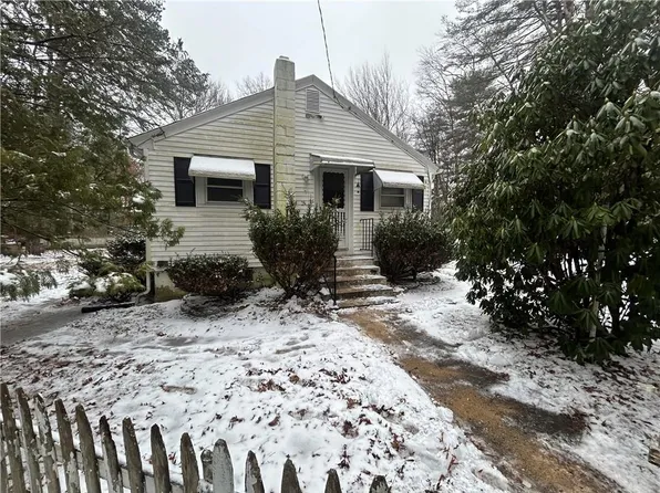 3 Roedle Dr, Scituate, RI 02831