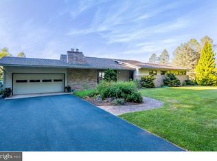 5 Forest Rd, Mohnton, PA 19540