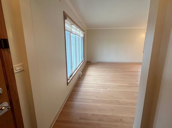 4852 N Greenwood Ave