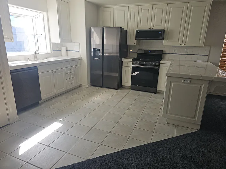 510 Hampton Pl — Photo 17