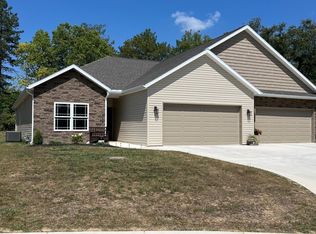 104 Chestnut Ln, Bluffton, OH 45817