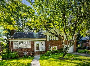140 Hayes St, Garden City, NY 11530