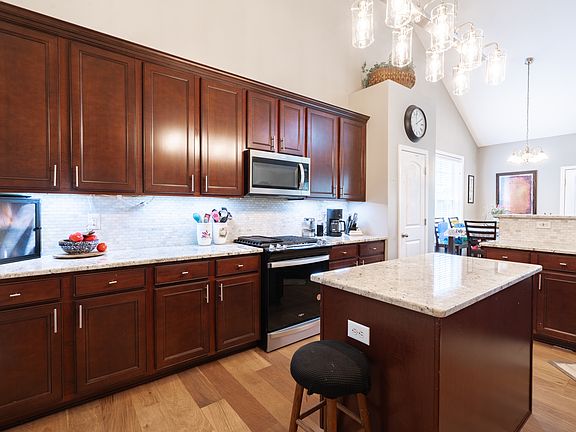 3rd image of 12447 Eddington Pl