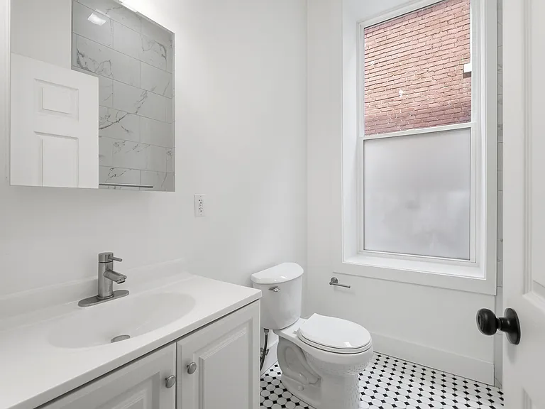 1237 Manss Ave #C — Photo 11