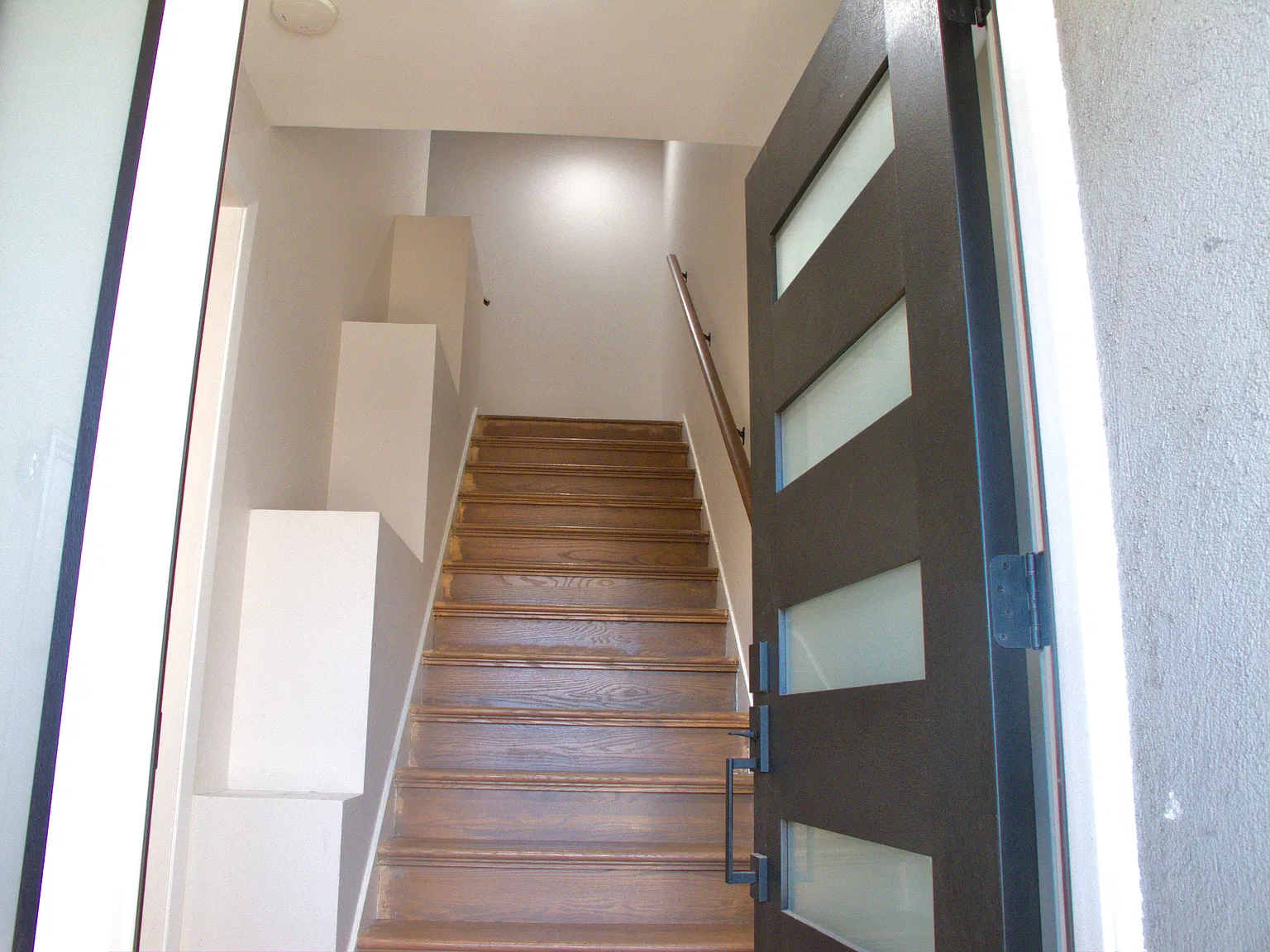3 bed, $5,500 — Photo 2