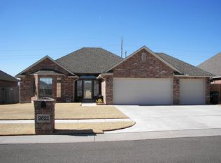 2621 Jefferson Dr, Moore, OK 73160