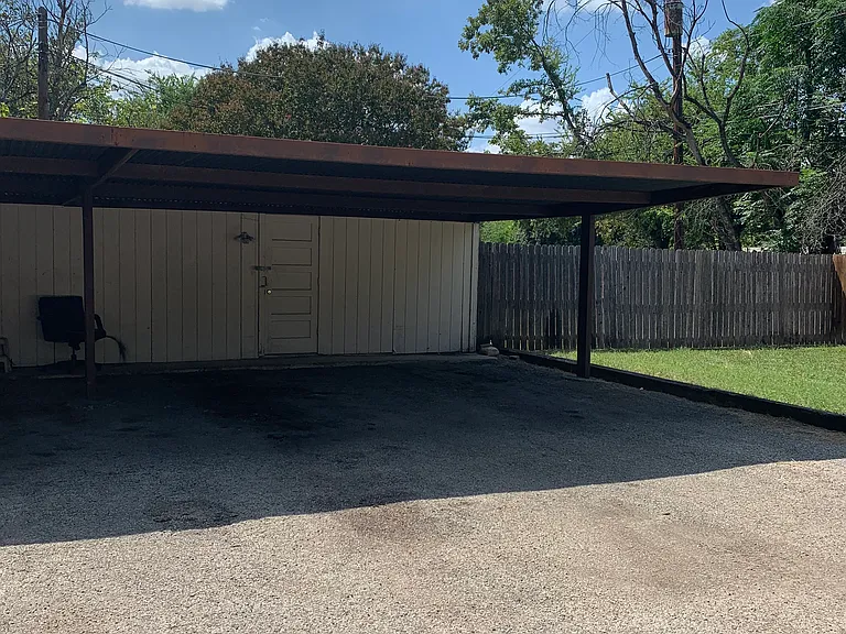 105 Travertine Ln #B — Photo 29