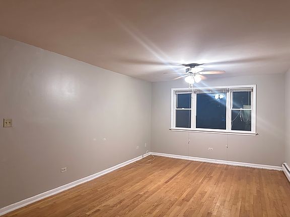 5th image of 1628 W Chase Ave #3S