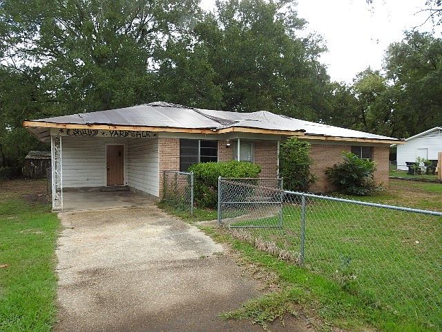1st image of 8105 Jewella Ave