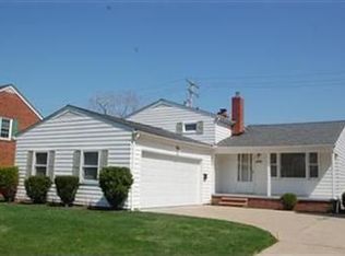 3043 Ludlow Rd, Shaker Heights, OH 44120