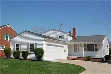 3043 Ludlow Rd photo 1