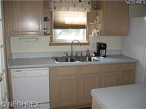 5th image of 1516 E 294th St