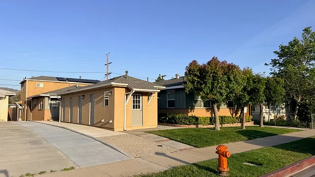 2638 N Frederic St #201