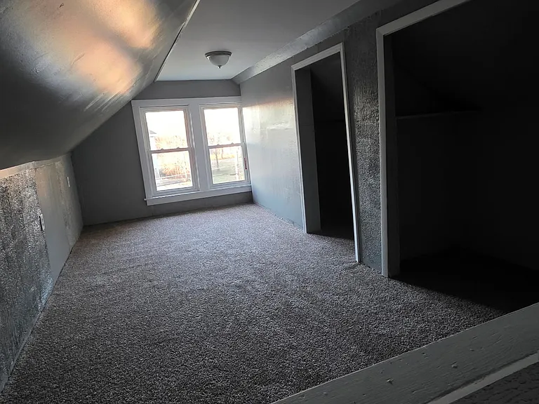 43 E Auburndale Ave — Photo 32