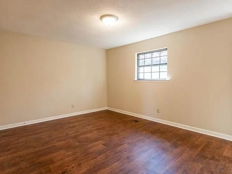 308 Crisman St — Photo 11