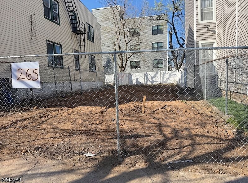 1st image of 265 Hamilton Ave