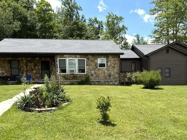 302 Walters Ln, Cresson, PA 16630