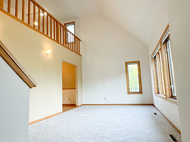 7102 Friendship Ln — Photo 3